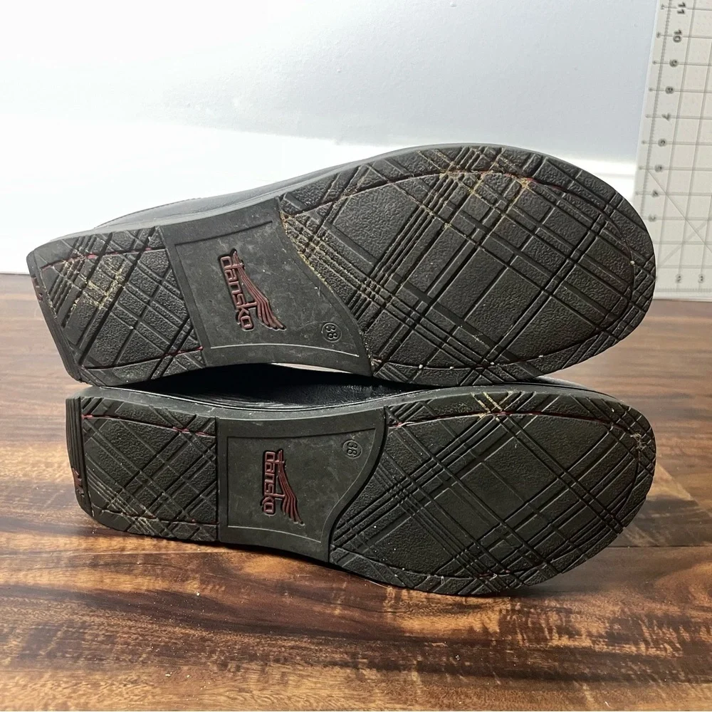 Dansko Size 38 US 7..5 Black Genuine Leather Comfort Shoe